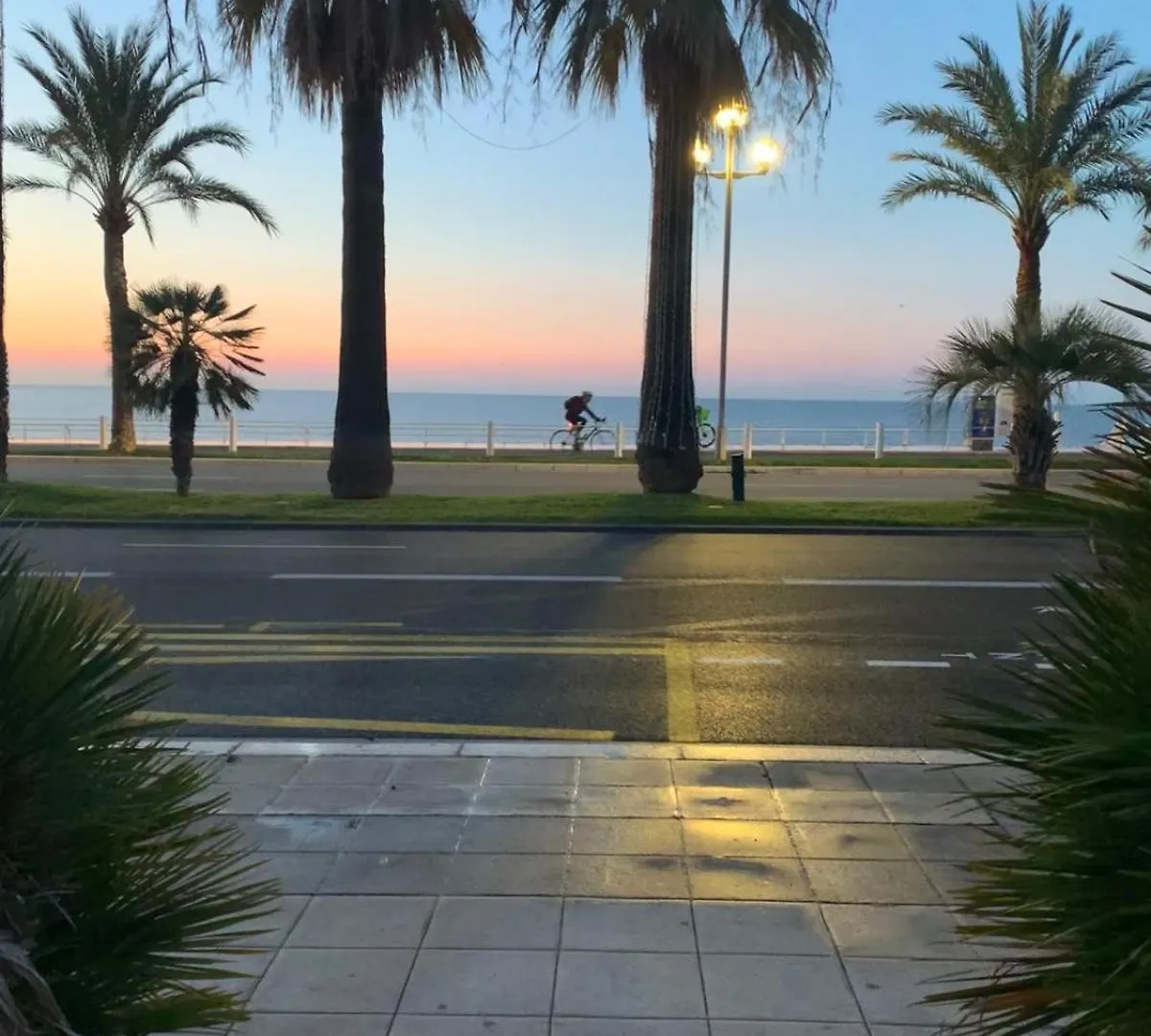 Hotel Flots D'Azur Promenade Des Anglais Nice 3*,