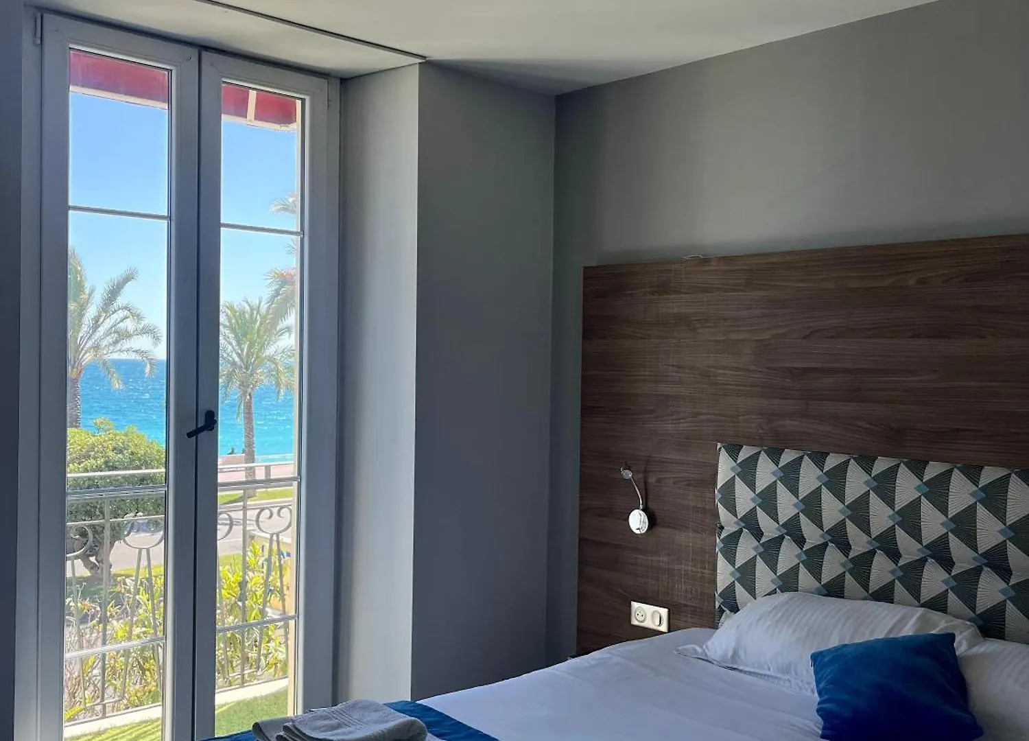Hotel Flots D'Azur Promenade Des Anglais Nice