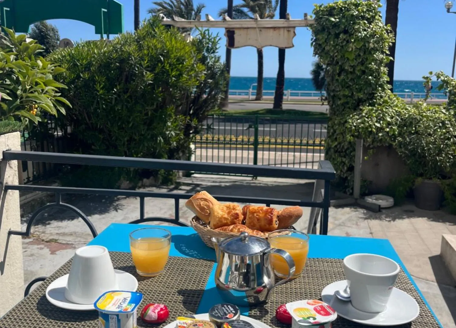 Hotel Flots D'Azur Promenade Des Anglais Nice 3*,