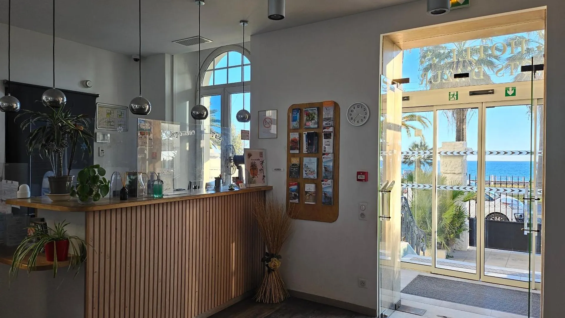 Hotel Flots D'Azur Promenade Des Anglais Nice