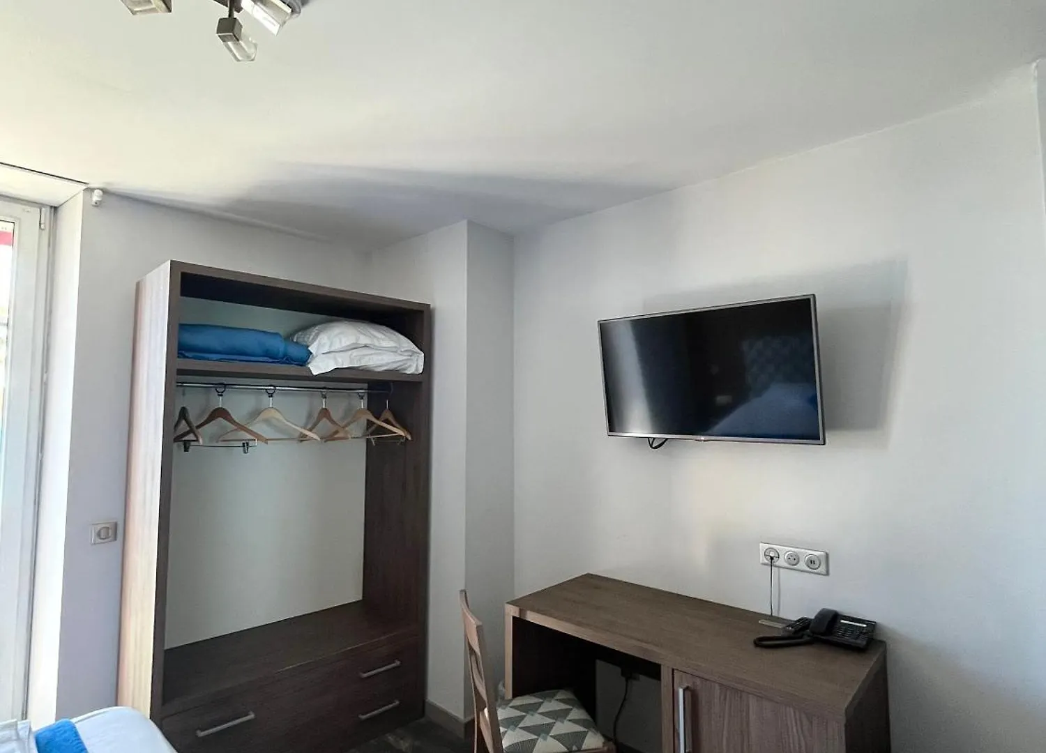 Hotel Flots D'Azur Promenade Des Anglais Nice 3*,