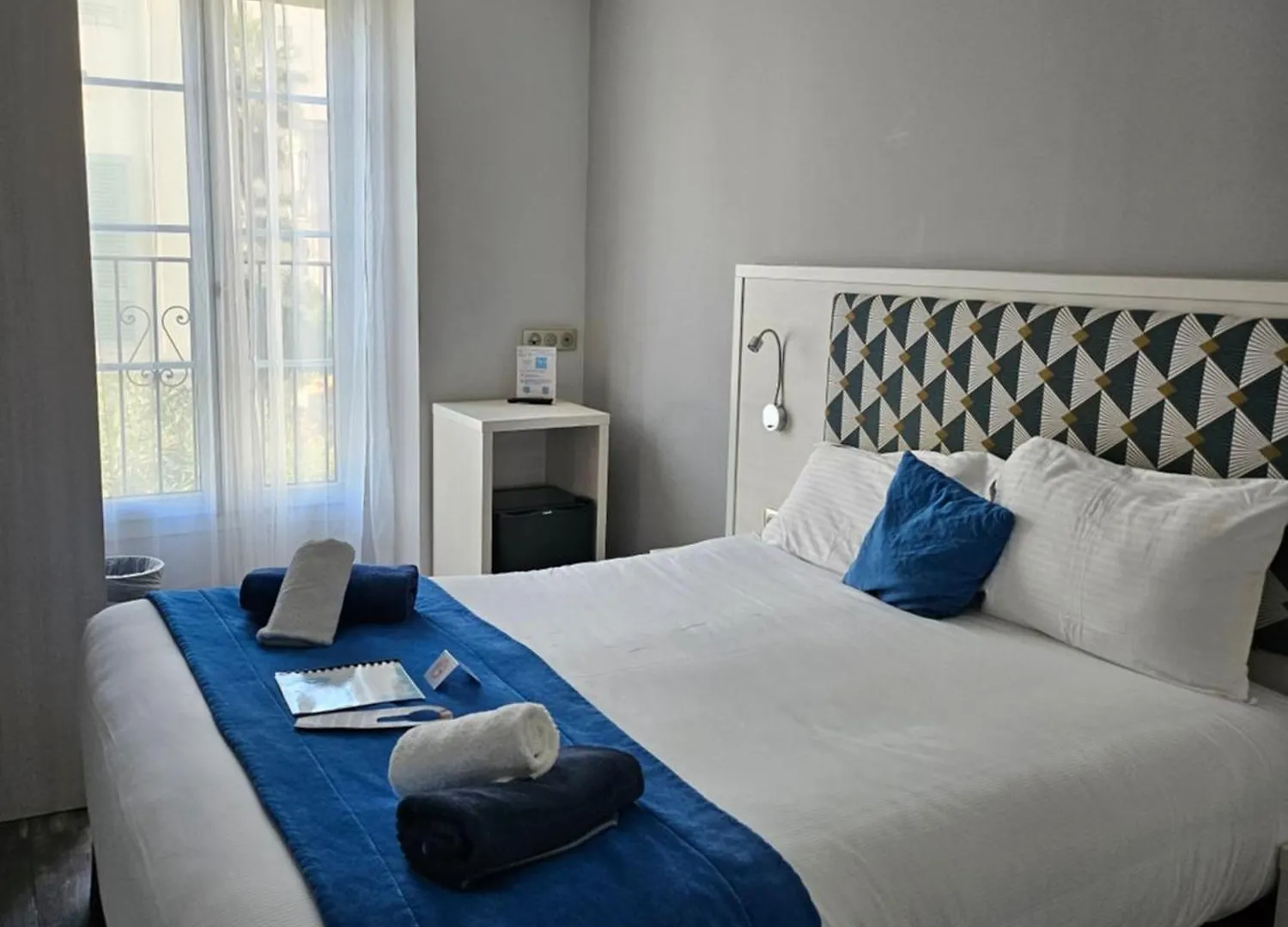 Hotel Flots D'Azur Promenade Des Anglais Nice
