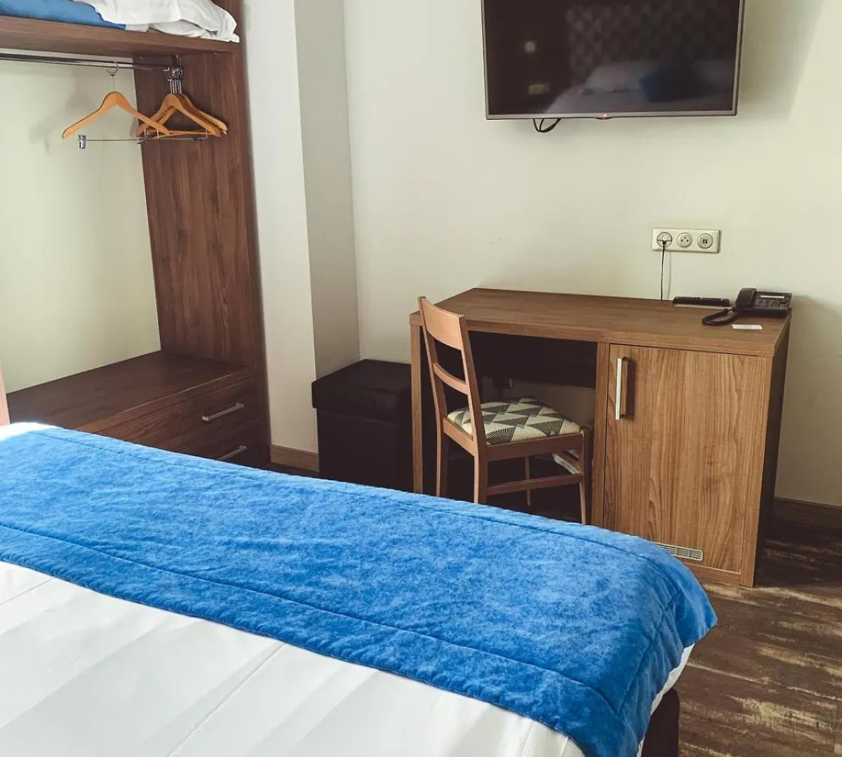 ***  Hotel Flots D'Azur Promenade Des Anglais Nice France