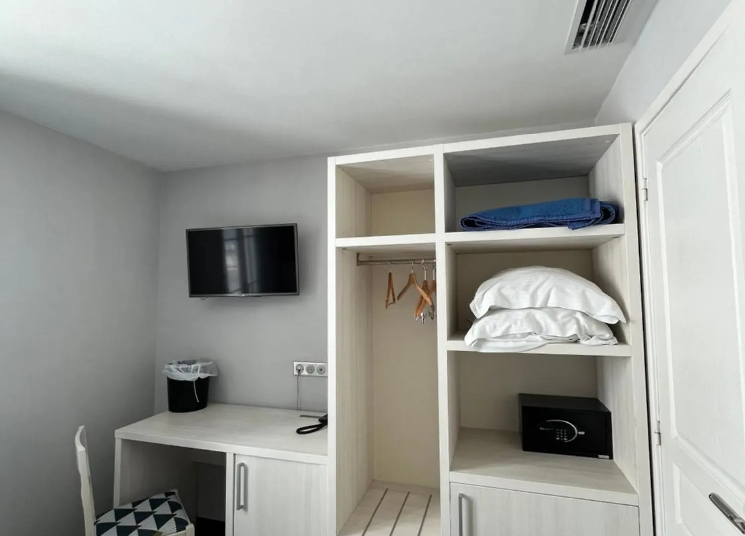 Hotel Flots D'Azur Promenade Des Anglais Nizza