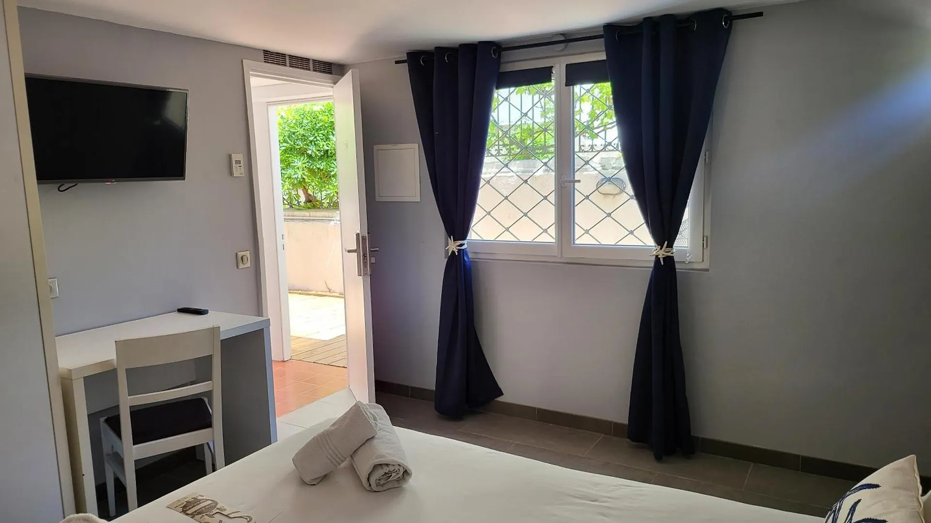 ***  Hotel Flots D'Azur Promenade Des Anglais Nizza Francia